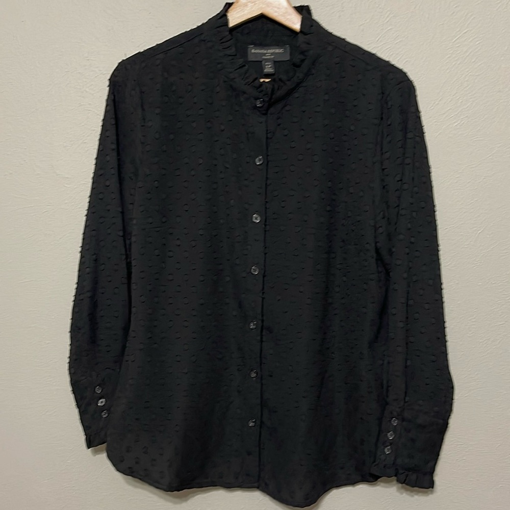 Banana Republic Factory classic fit blouse in Black, Petite L